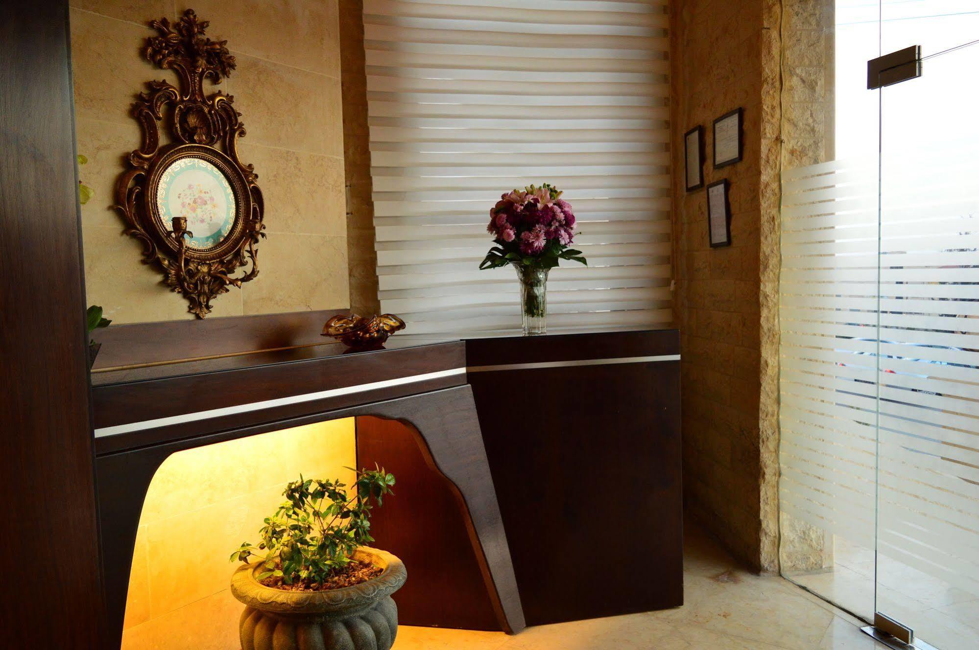 Nadine Hotel Suites Αμμάν Εξωτερικό φωτογραφία